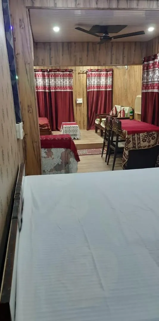 Bodhi: A Private Garden Retreat Váránaszi Homestay szállás